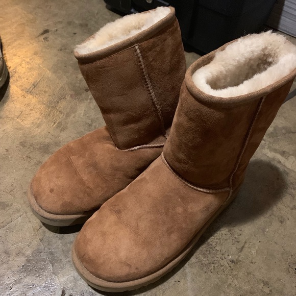 UGG Boots - Picture 2 of 4